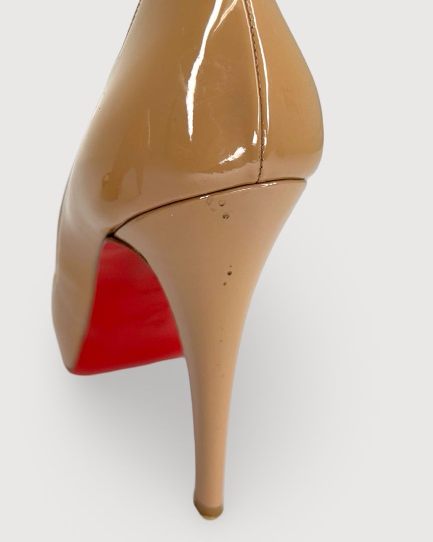 Nude Christian Louboutin Shoes, 38