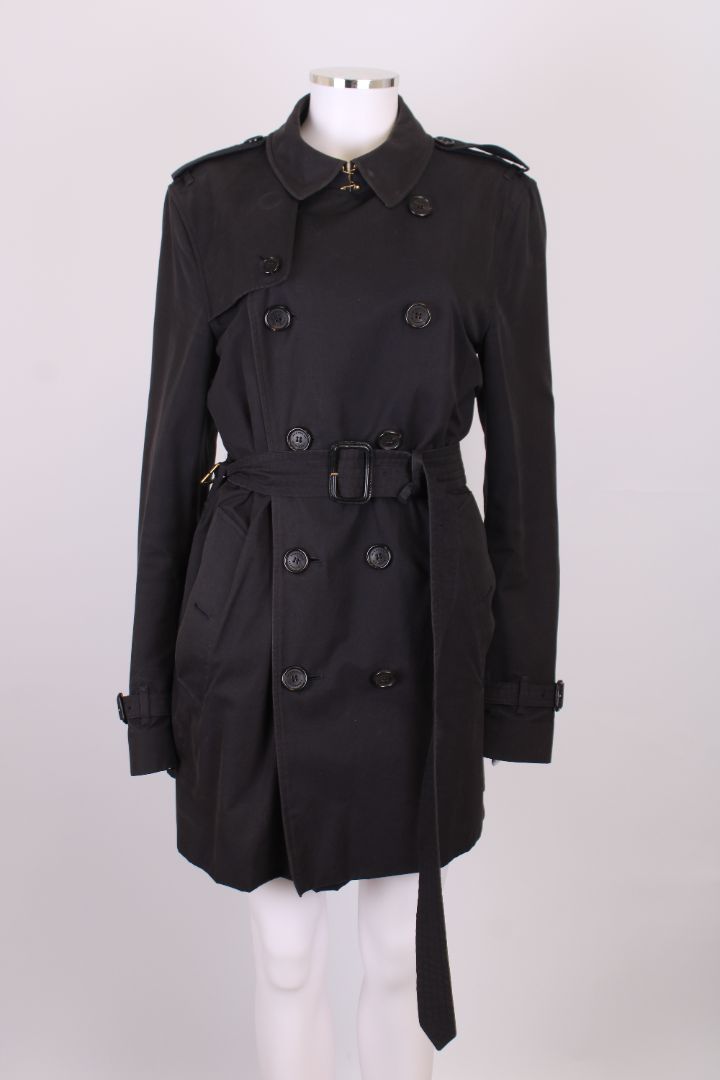 Burberry Kensington Medium Trench Coat Black M