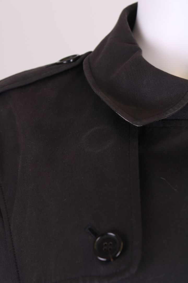 Burberry Kensington Medium Trench Coat Black M