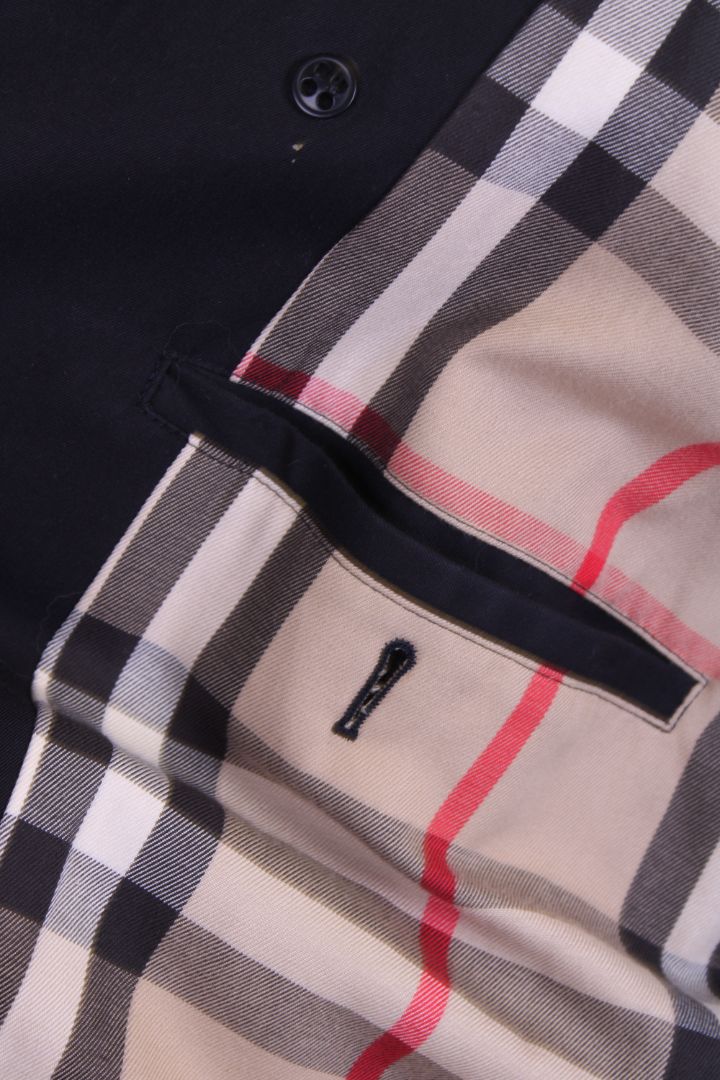 Burberry Kensington Medium Trench Coat Black M
