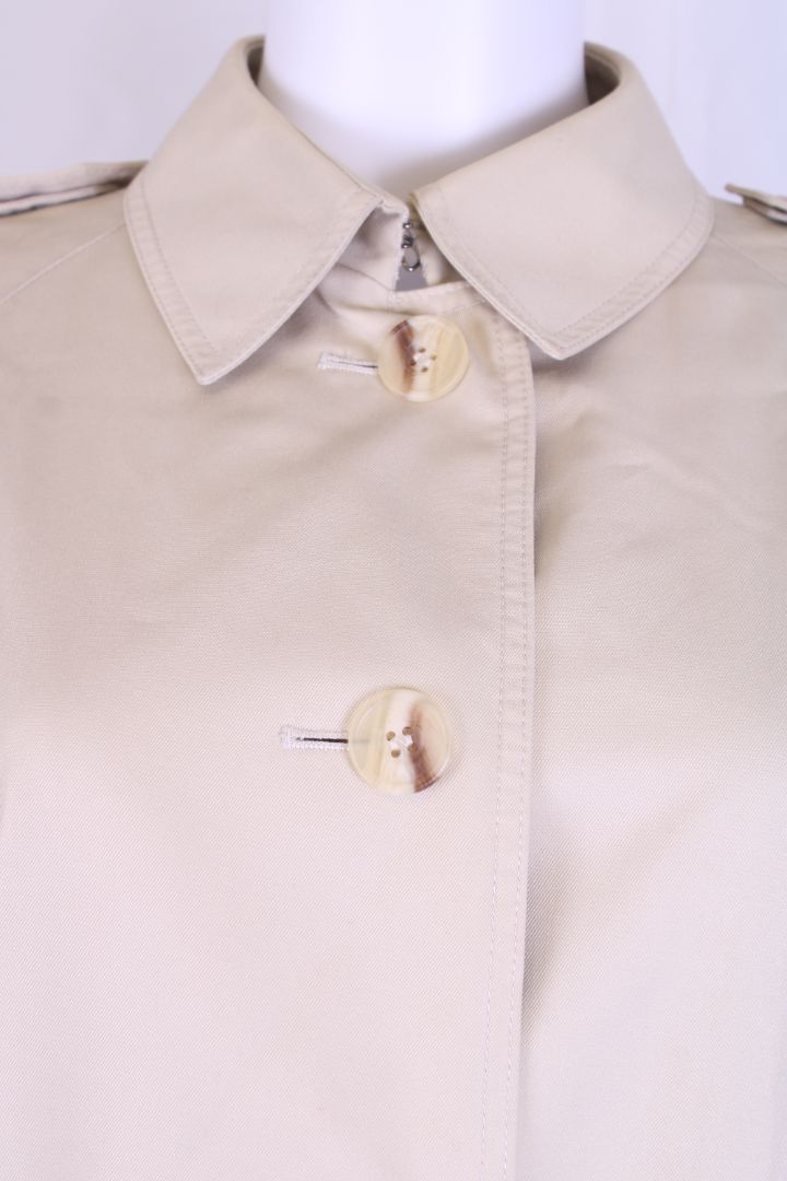 Aquascutum Trench Coat Beige 12