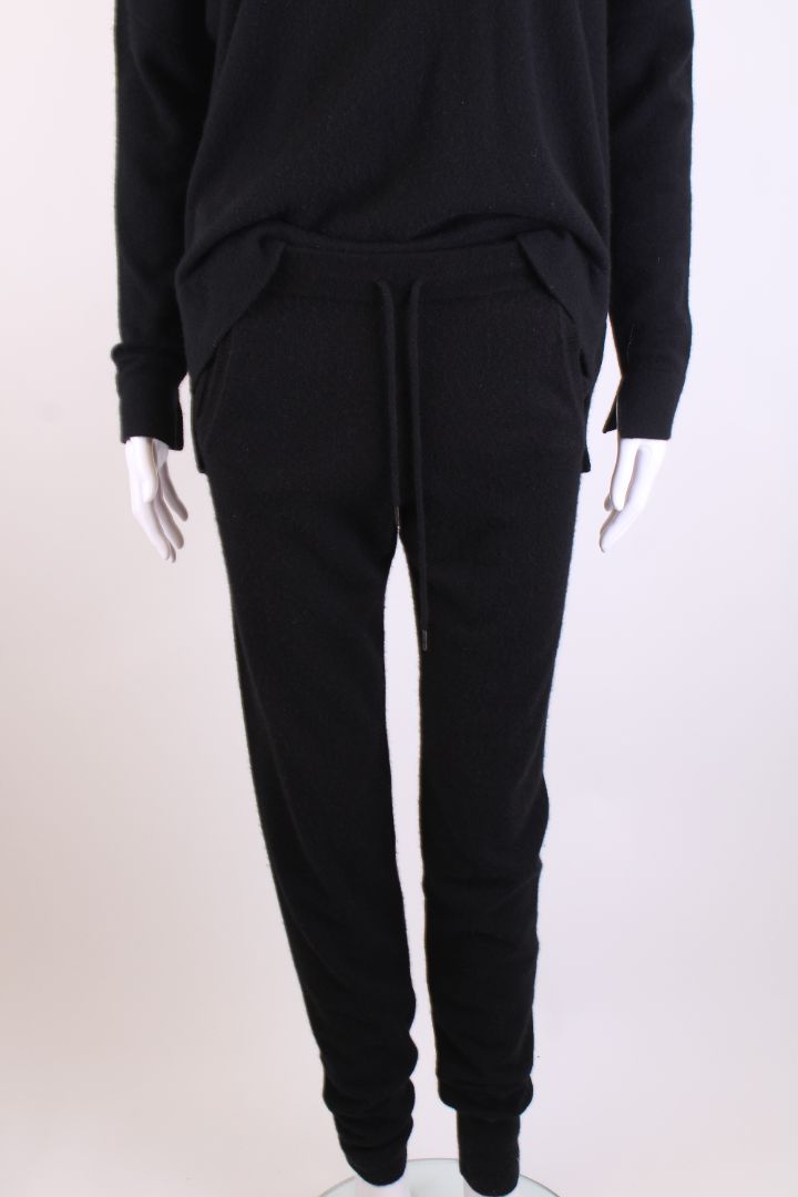 Notshy Cashmere Knitted Lounge Co-Ord Black S