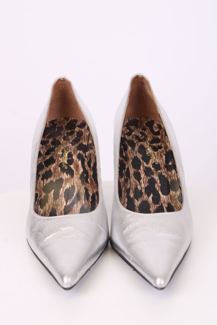 Dolce & Gabbana Leather pointed toe kitten heels Silver 39