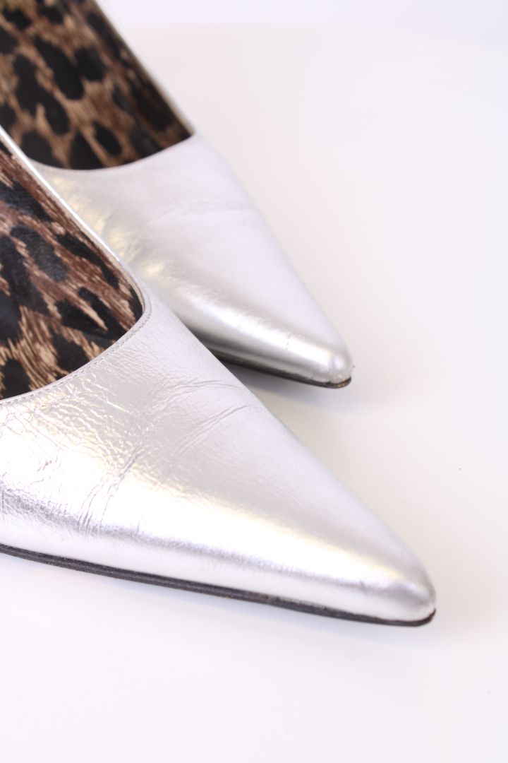 Dolce & Gabbana Leather pointed toe kitten heels Silver 39