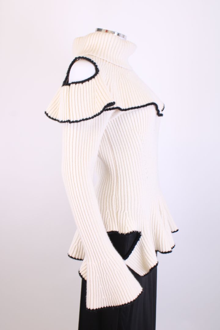 Alexander McQueen L/S Cold Shoulder Ribbed Jumper Cream/ Black L