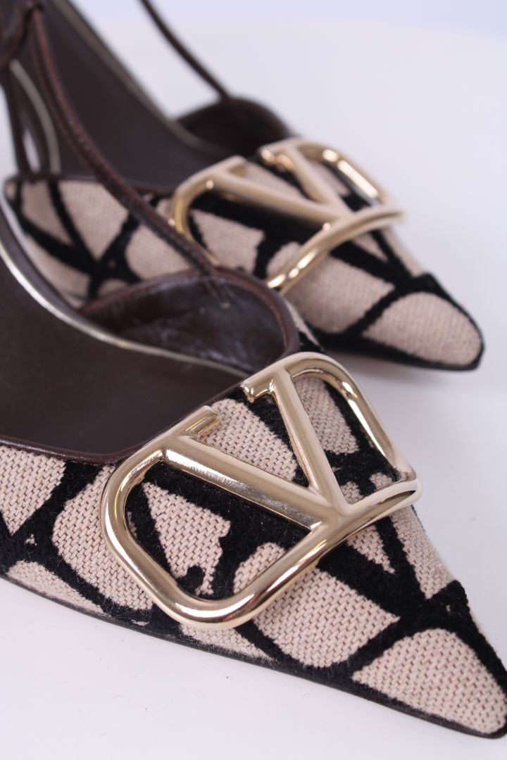 Valentino VLogo Slingback Heels Beige/ Black 39