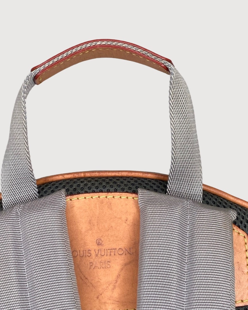 Louis Vuitton Rucksack Grey