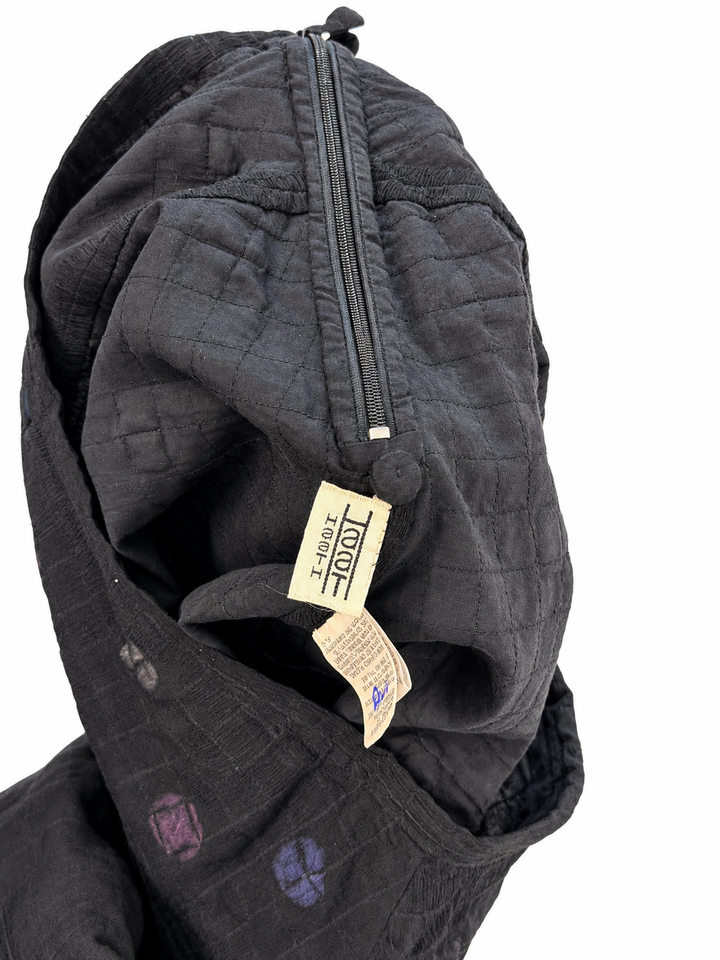 Haat skirt interior, zip and labels