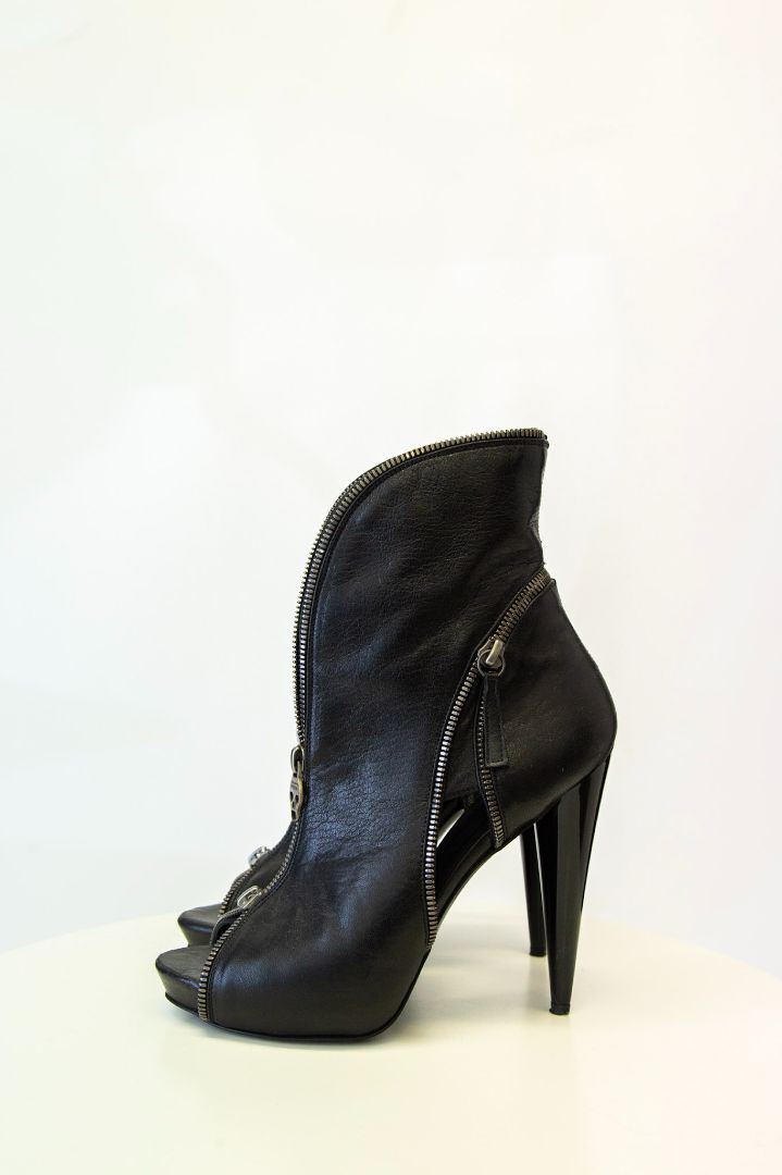 Alexander McQueen Zip Peep Toe Ankle Boots Black 38