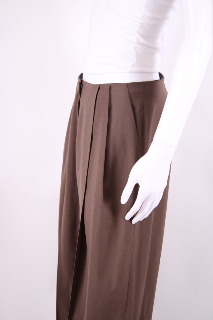 Low Classic Pleated Front Trousers Khaki M
