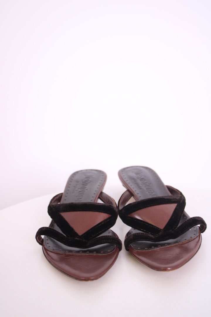 Yves Saint Laurent Kitten Heels Brown 37