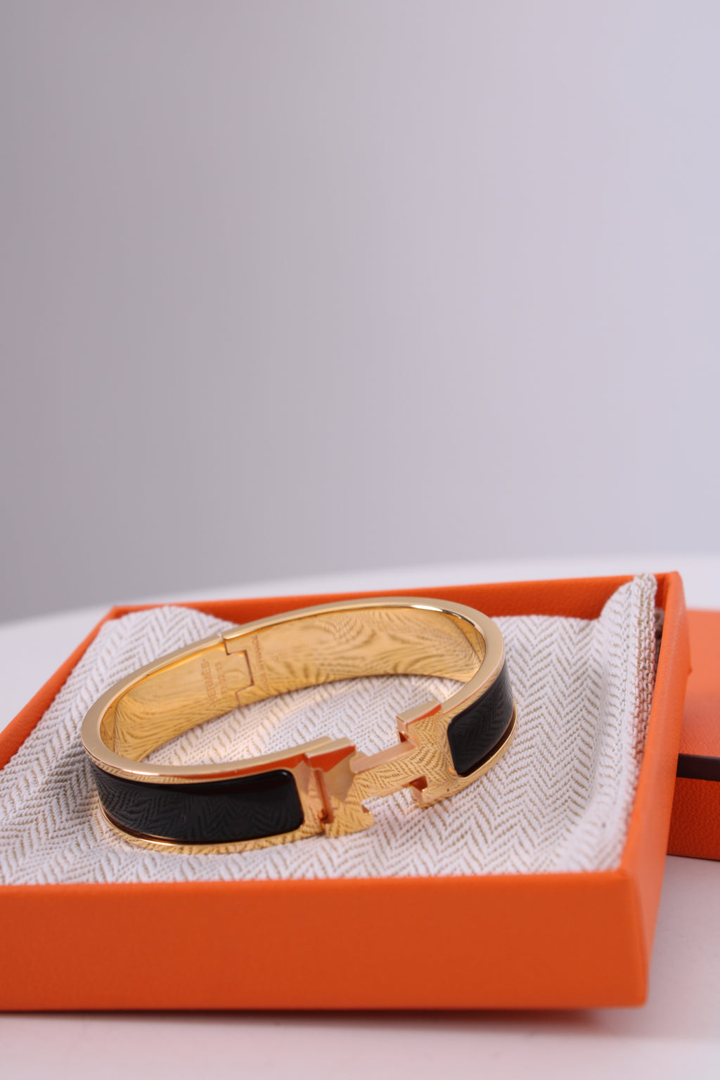Hermes H Bracelet Black/ Gold