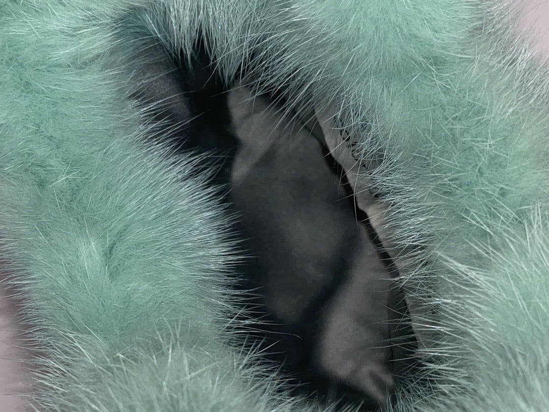 Green color temperature fur bag, S