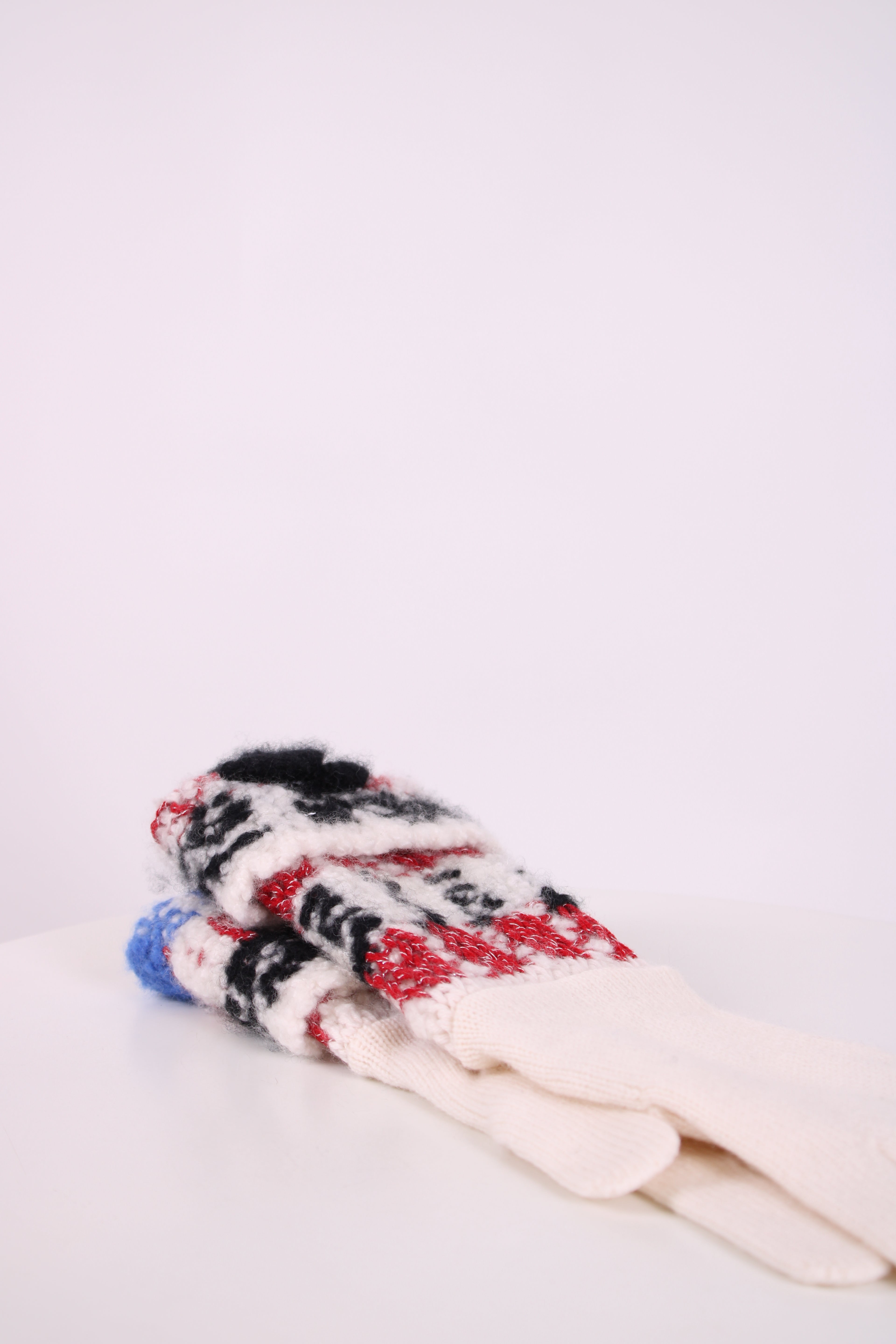 Chanel CC Gloves Cream/ Blue