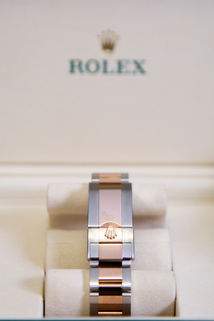 Rolex Yacht-Master 40 Rose Gold/ Black Dial 40mm