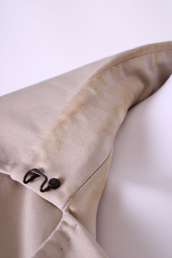 Carolina Herrera Sleeveless Trench Coat Beige S