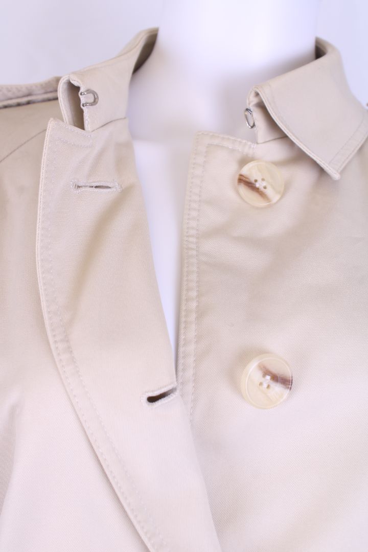 Aquascutum Trench Coat Beige 12