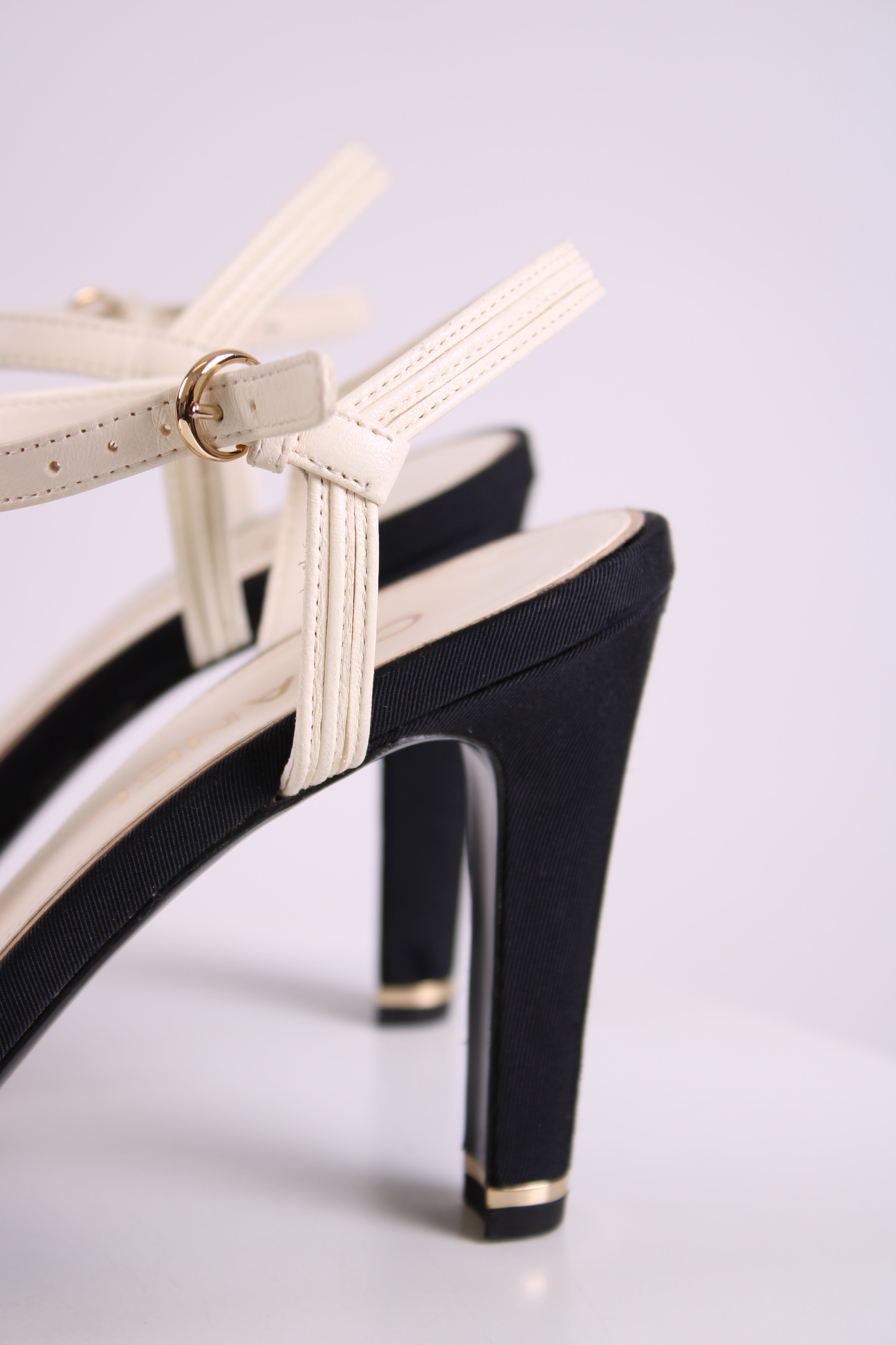 Chanel Pearl CC Heels Cream/ Black 40