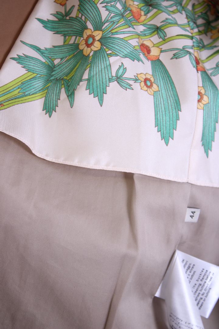 Gucci Pearl Button Trench Beige L