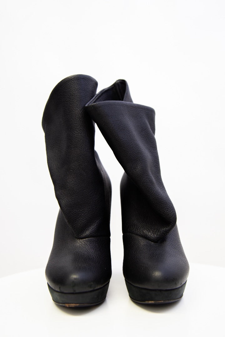 Balenciaga Folded Ankle Boots Black 38