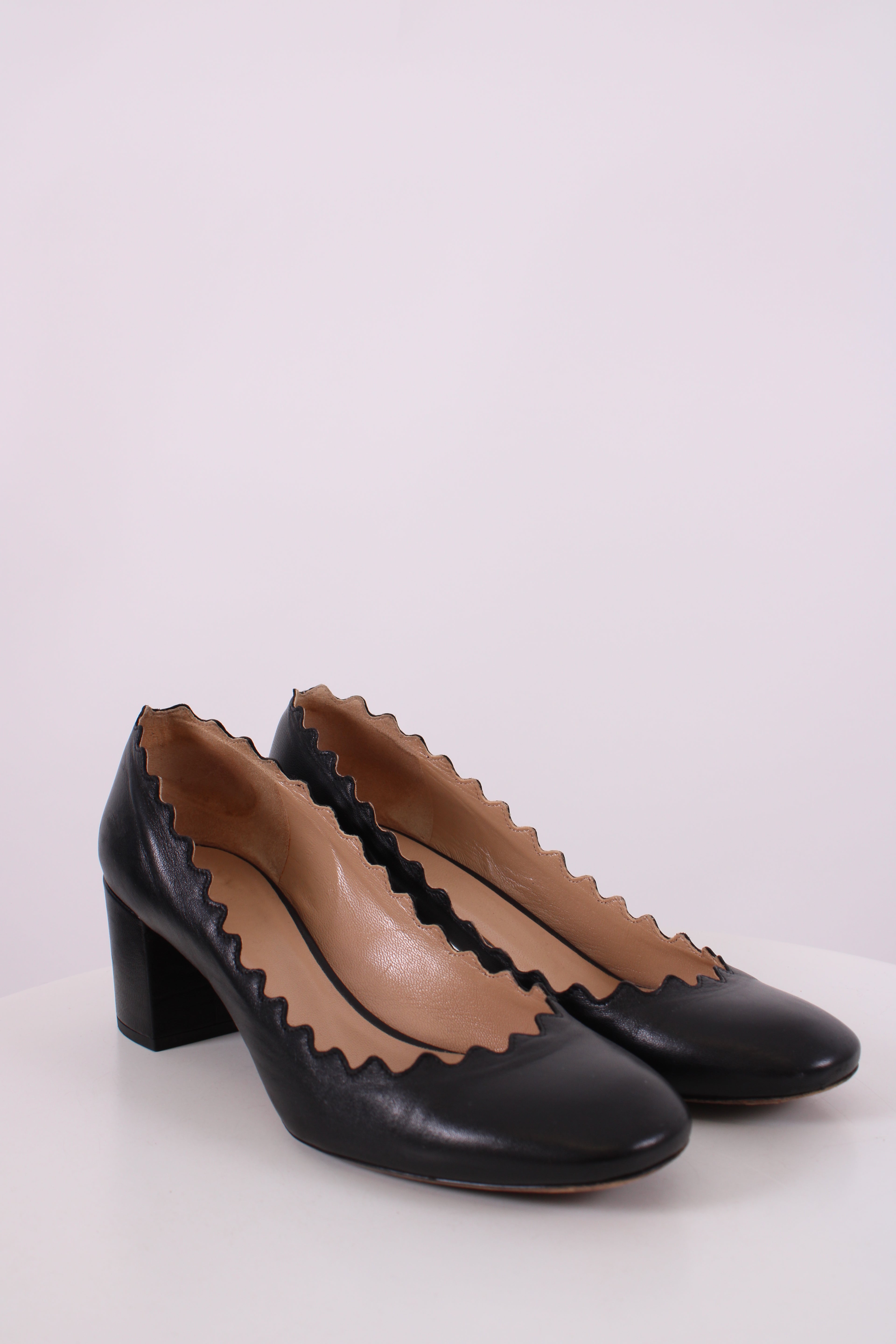 Chloe Scalloped Edge Heels Black 37.5