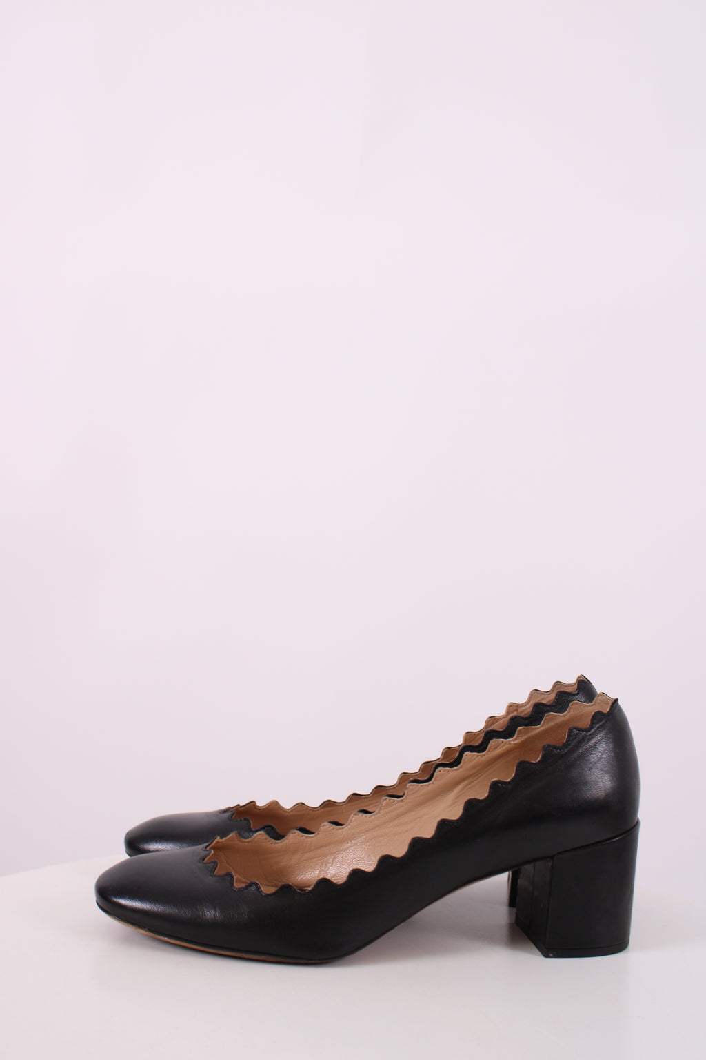 Chloe Scalloped Edge Heels Black 37.5