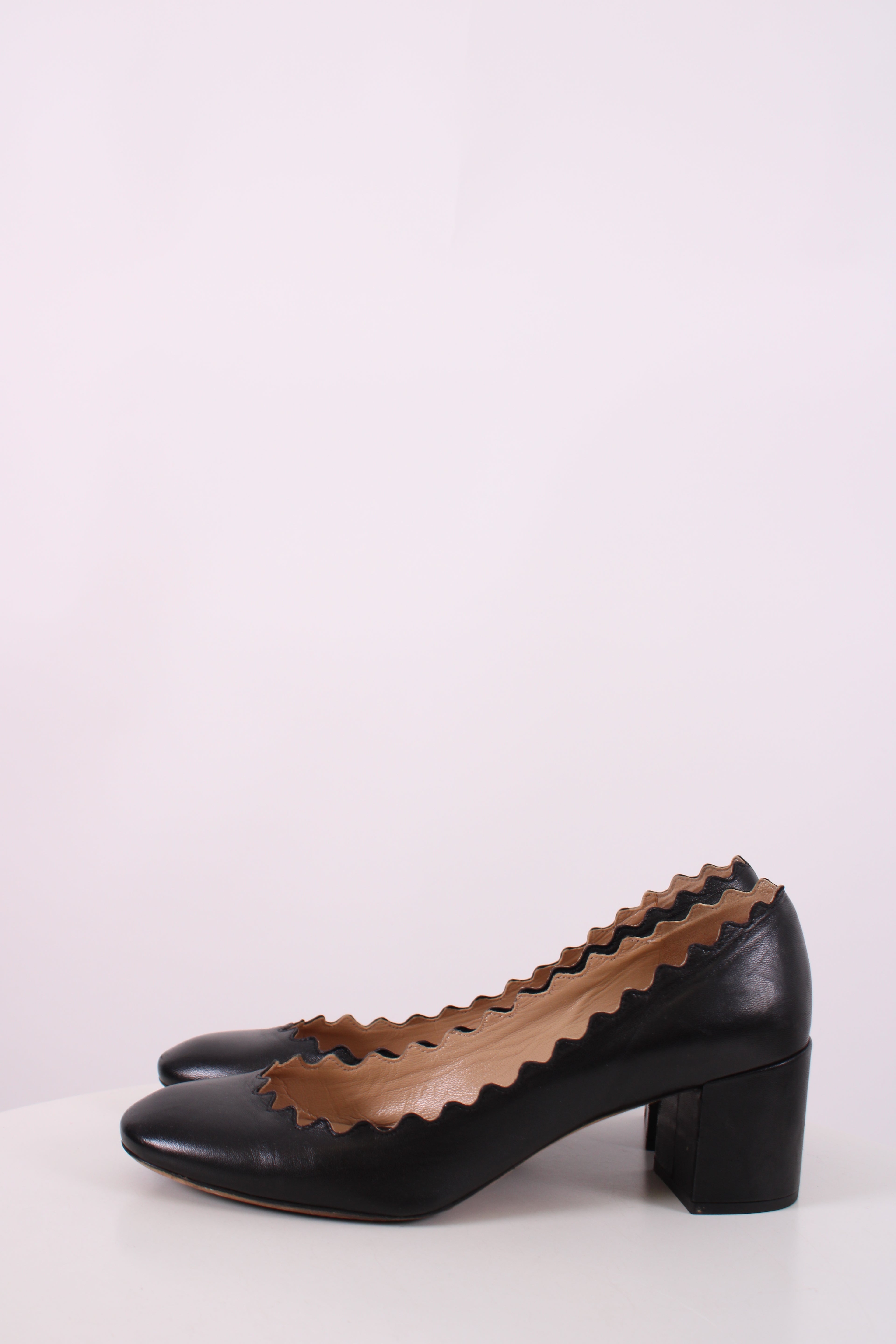 Chloe Scalloped Edge Heels Black 37.5