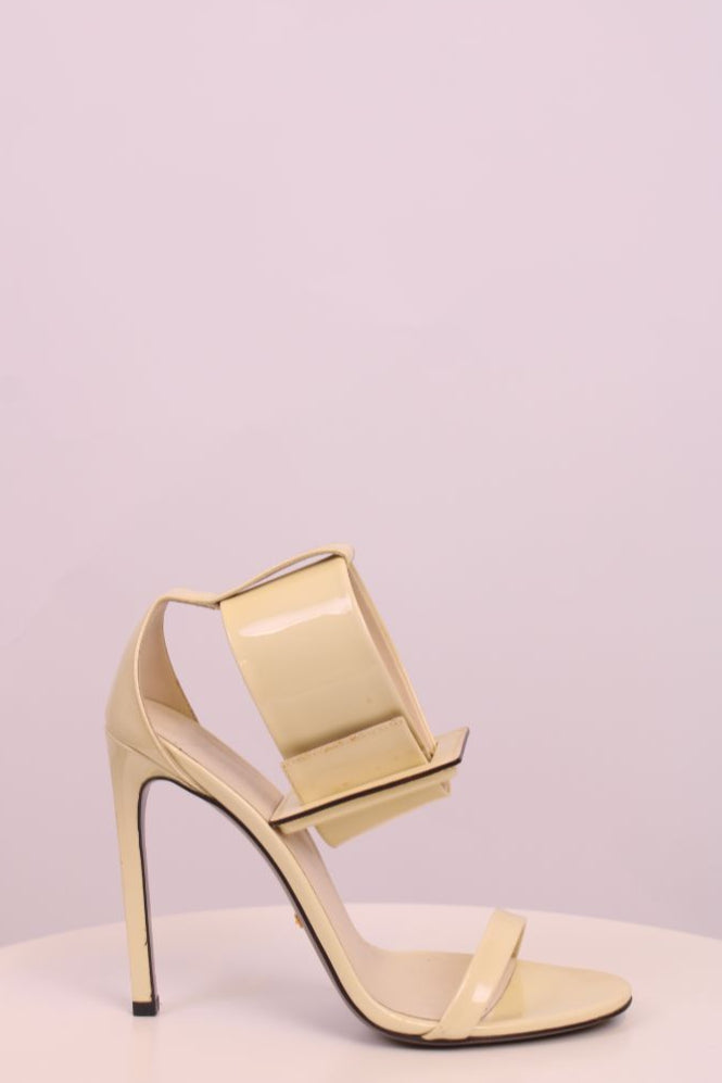 Gucci Buckle Heels Custard 38
