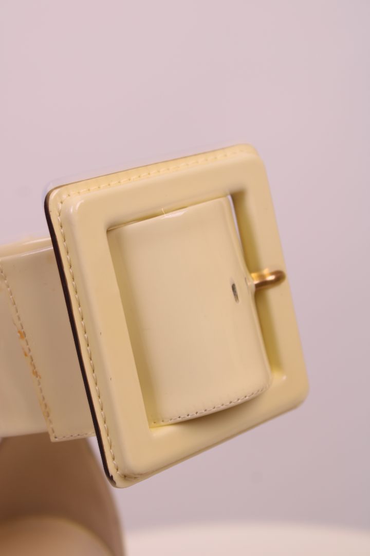 Gucci Buckle Heels Custard 38