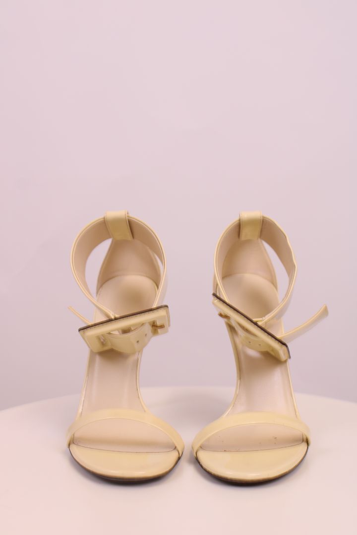 Gucci Buckle Heels Custard 38