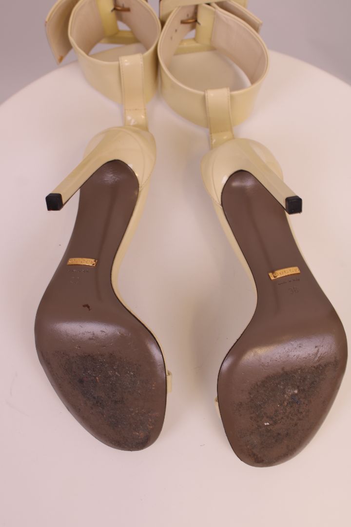Gucci Buckle Heels Custard 38