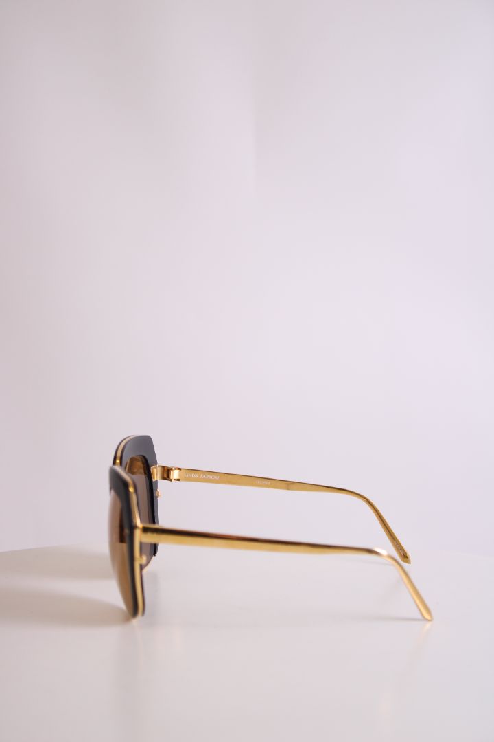 Linda Farrow Sunglasses Black/gold