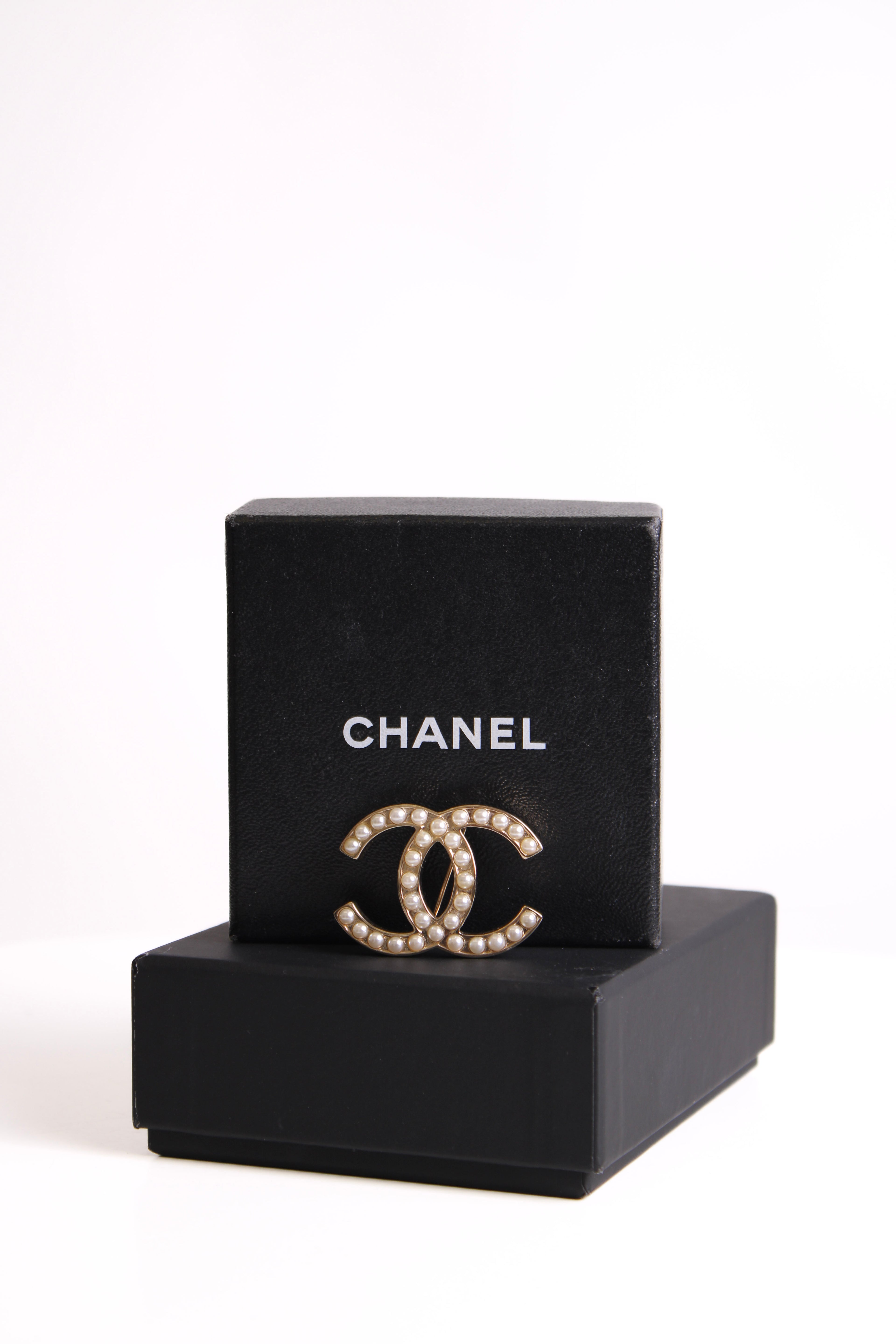 Chanel CC Faux Pearl Brooch Gold Colour