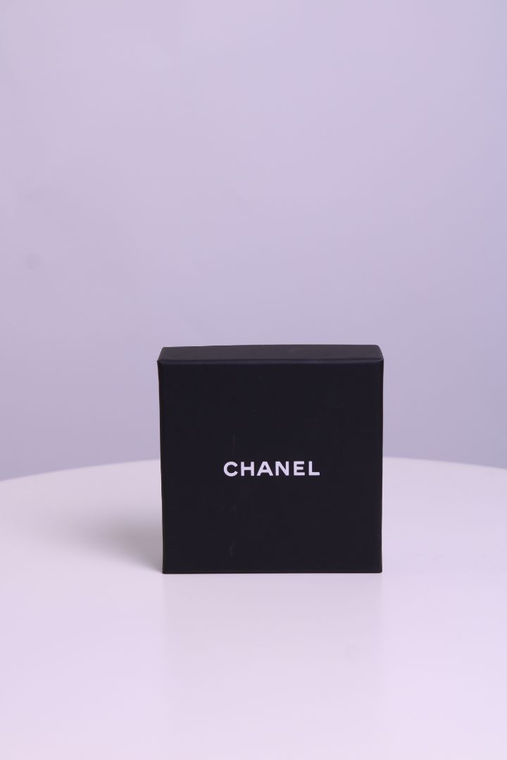 Chanel chanel pearl brooch black onesize
