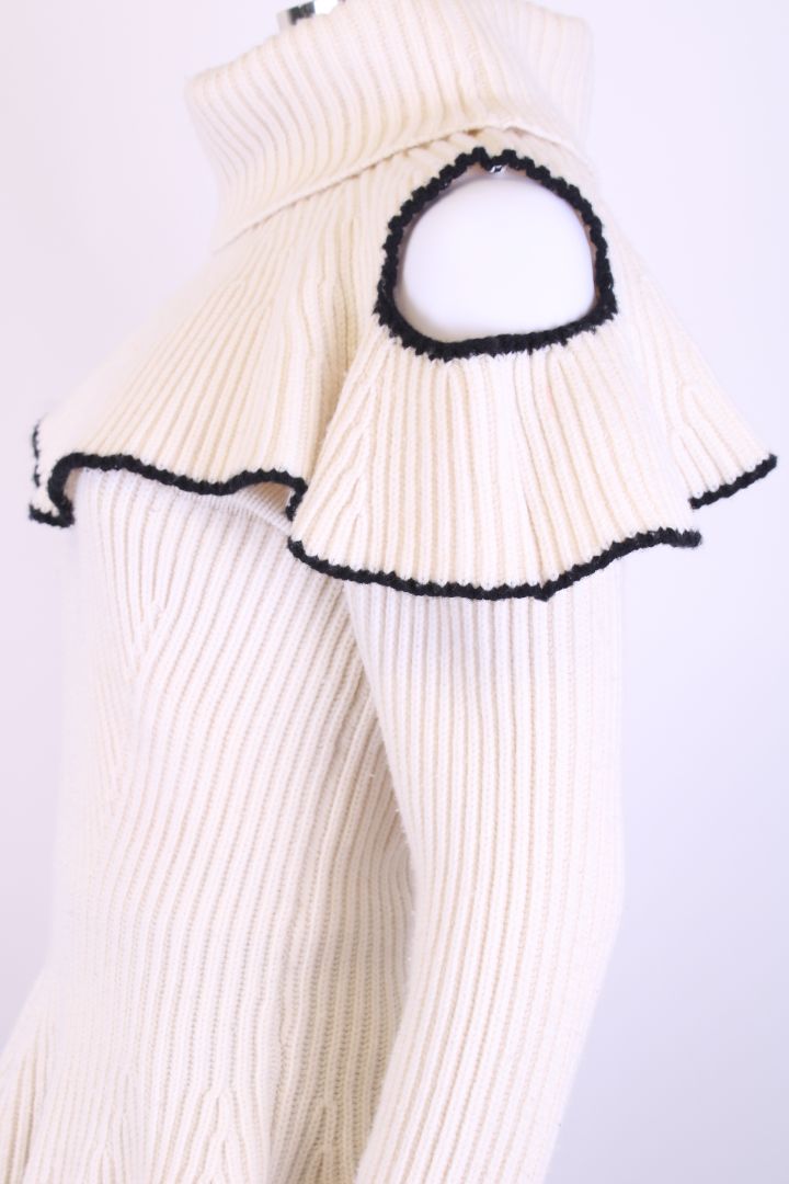 Alexander McQueen L/S Cold Shoulder Ribbed Jumper Cream/ Black L