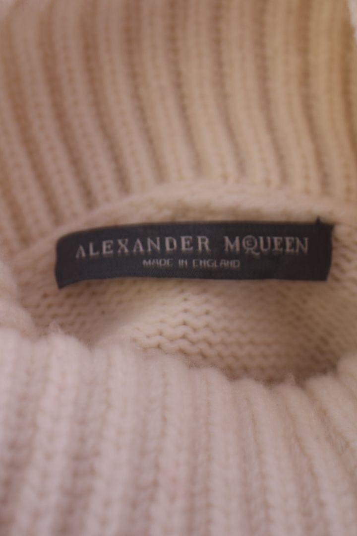 Alexander McQueen L/S Cold Shoulder Ribbed Jumper Cream/ Black L