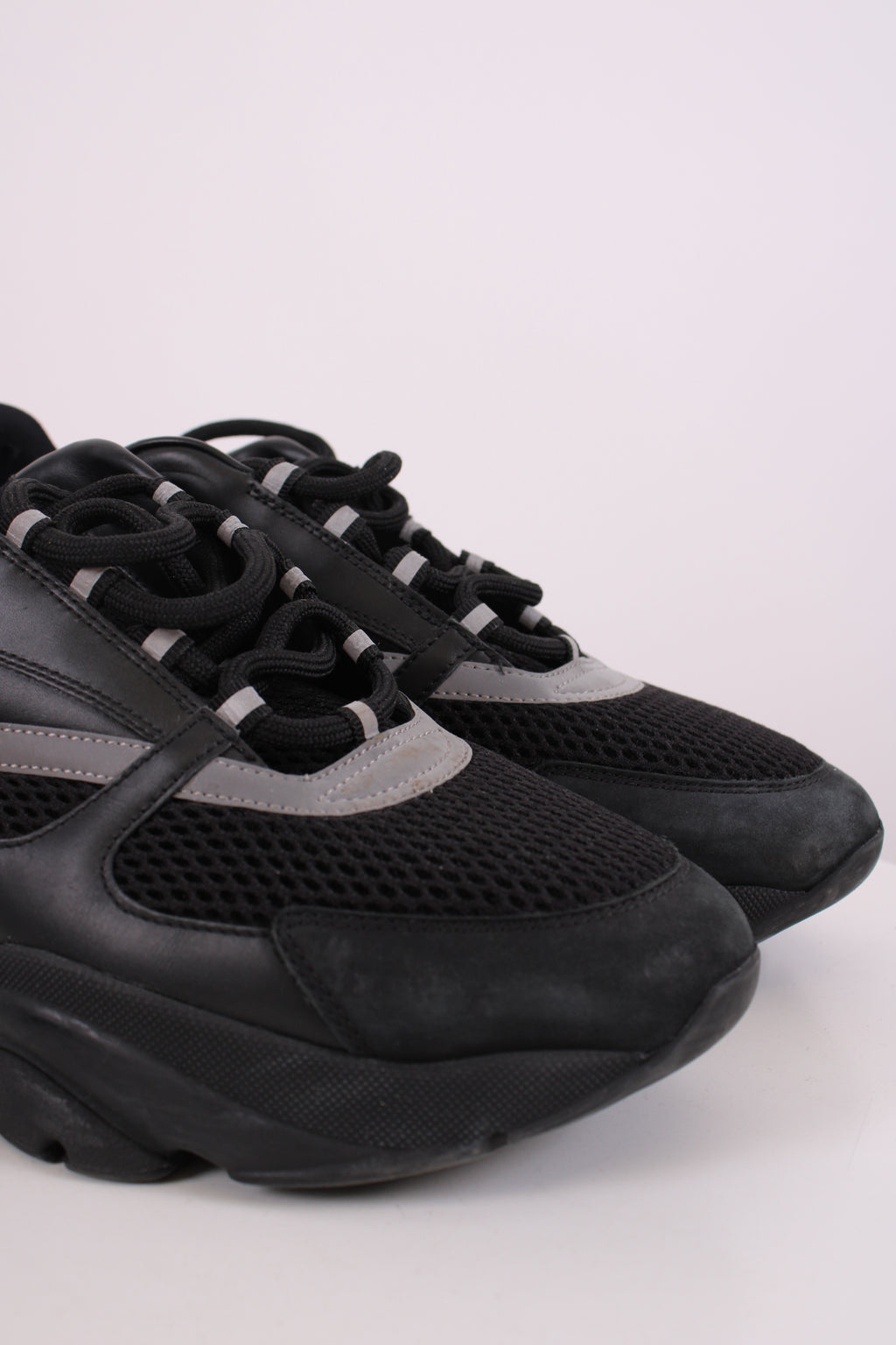 Dior B22 Mesh Trainers Black/ Grey 10