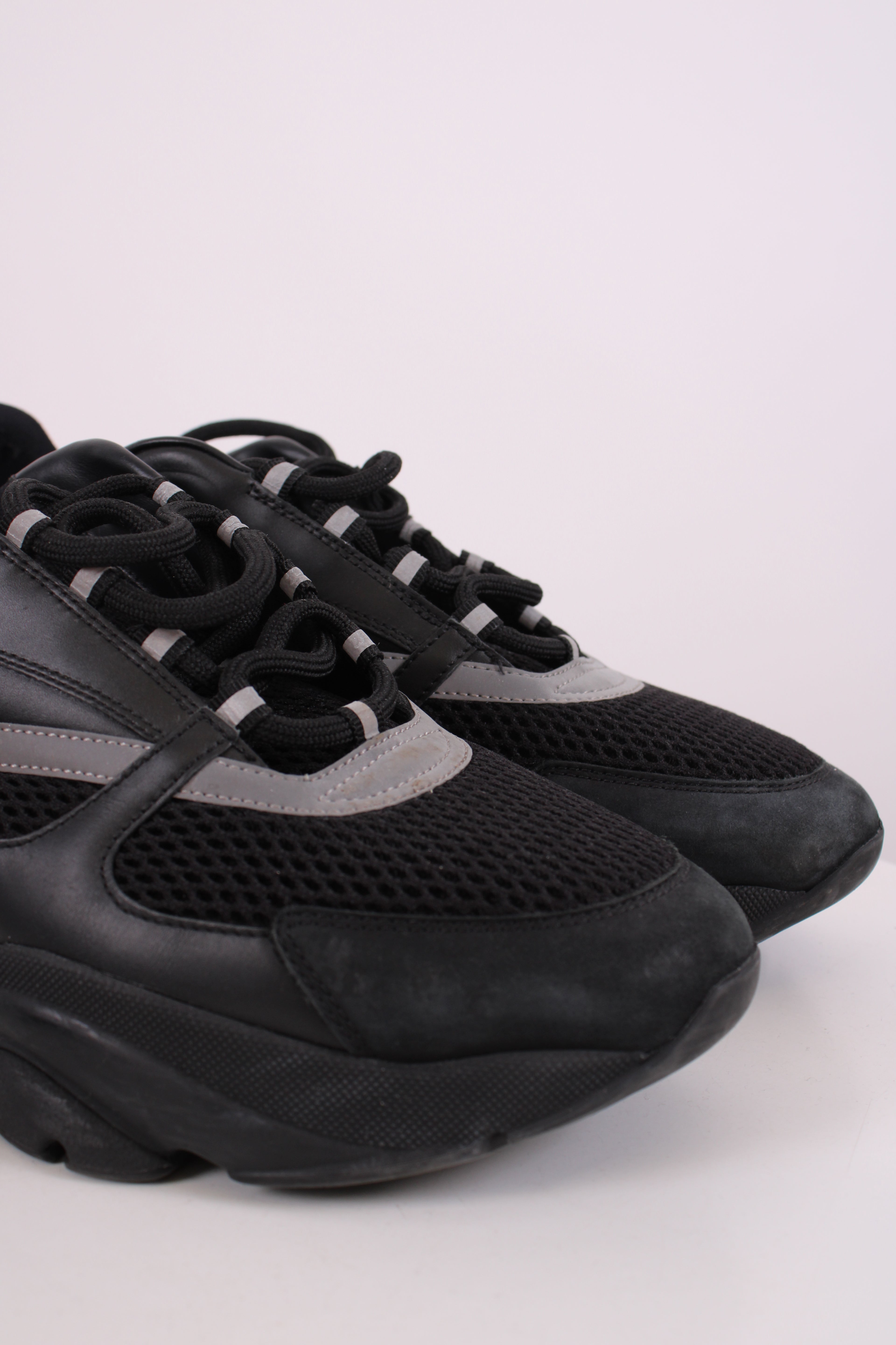 Dior B22 Mesh Trainers Black/ Grey 10
