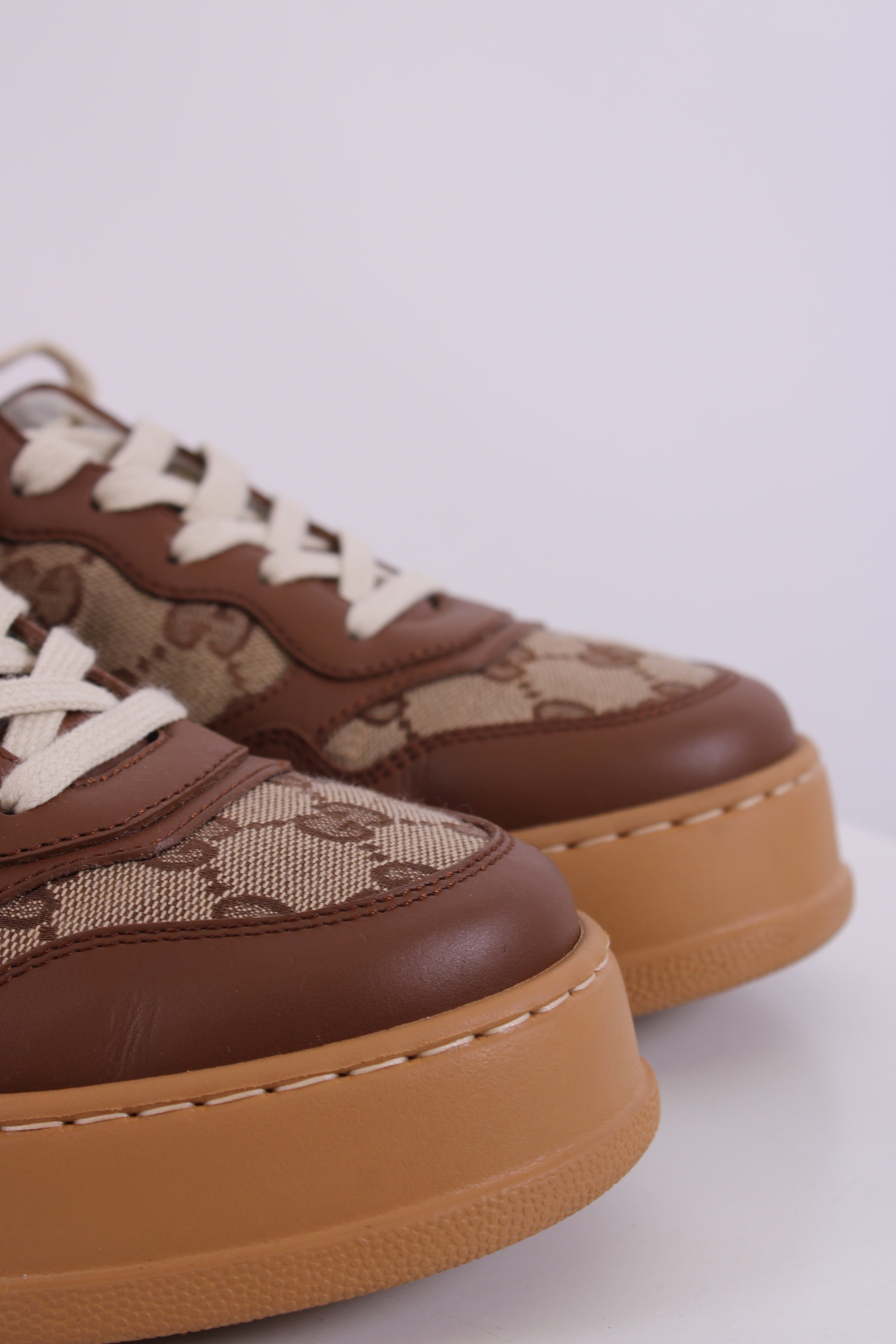 Gucci GG Canvas Low Top Trainers Beige/ Brown 38