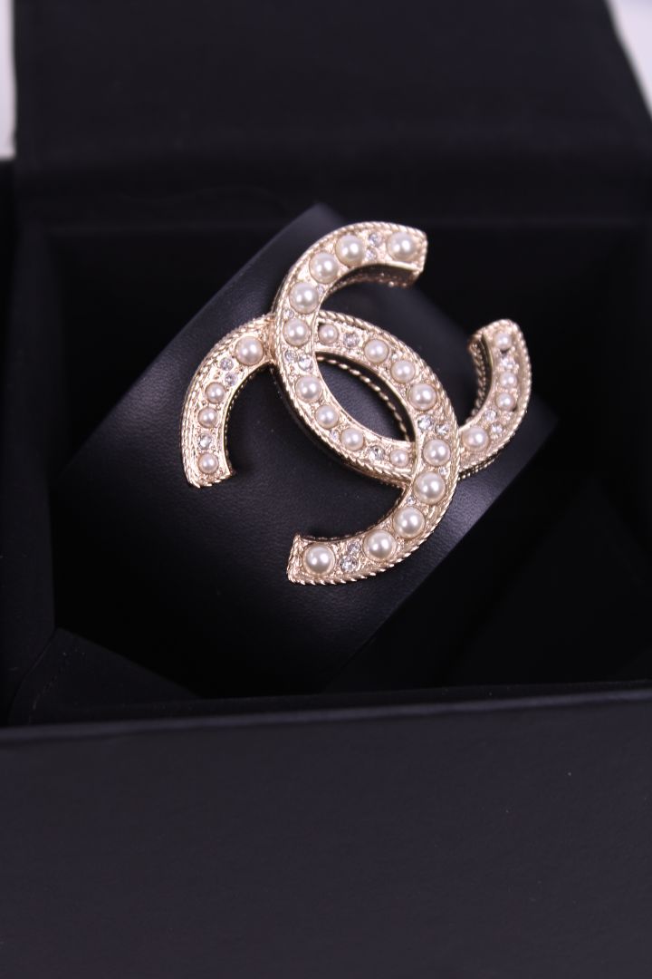 Chanel Leather and pearl bracelet Black one size