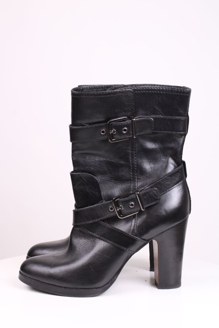Pour la Victoire Leather buckle heeled boots Black 8