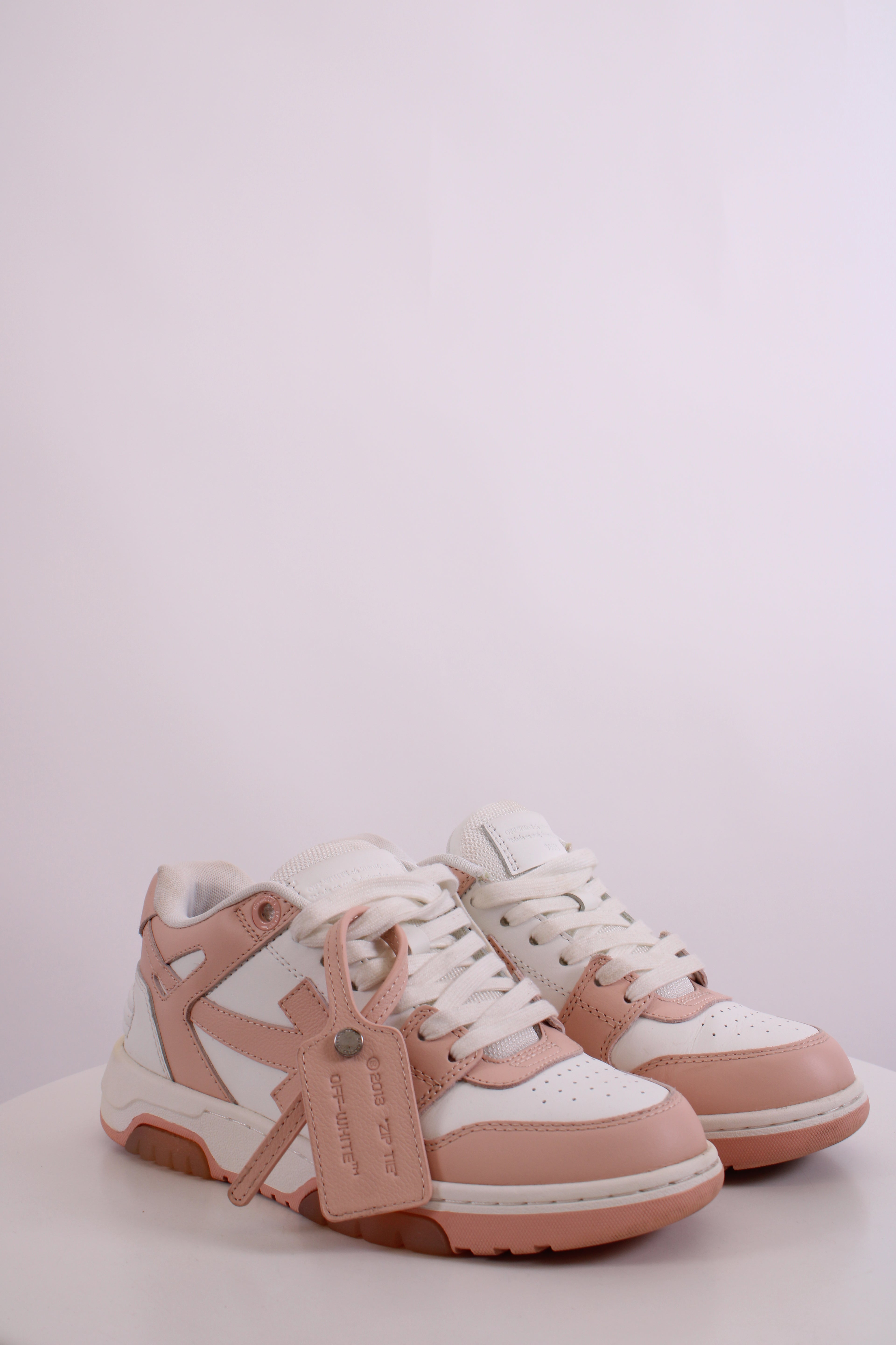 Off White Out Of Office Trainers White/ Peach 37