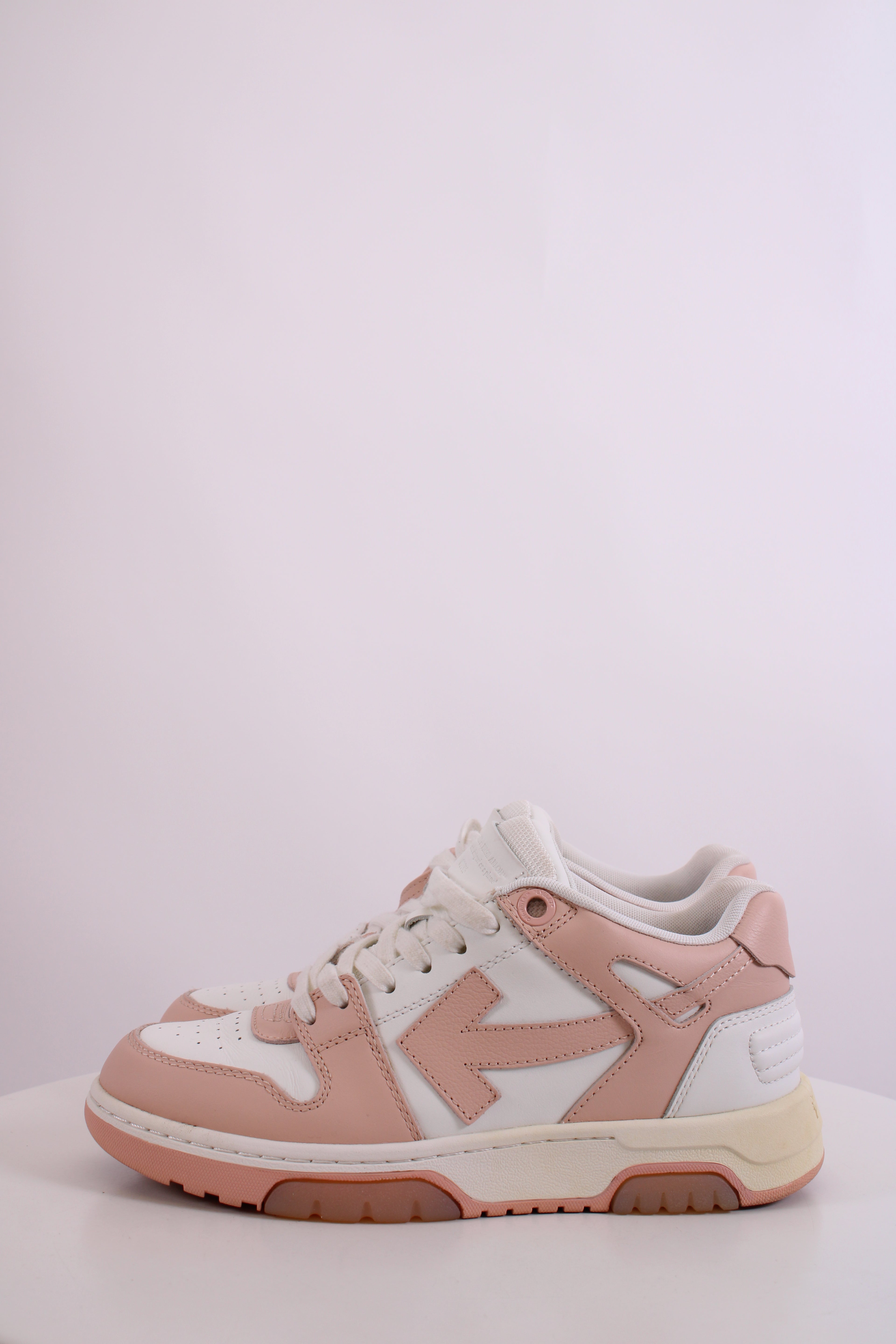 Off White Out Of Office Trainers White/ Peach 37