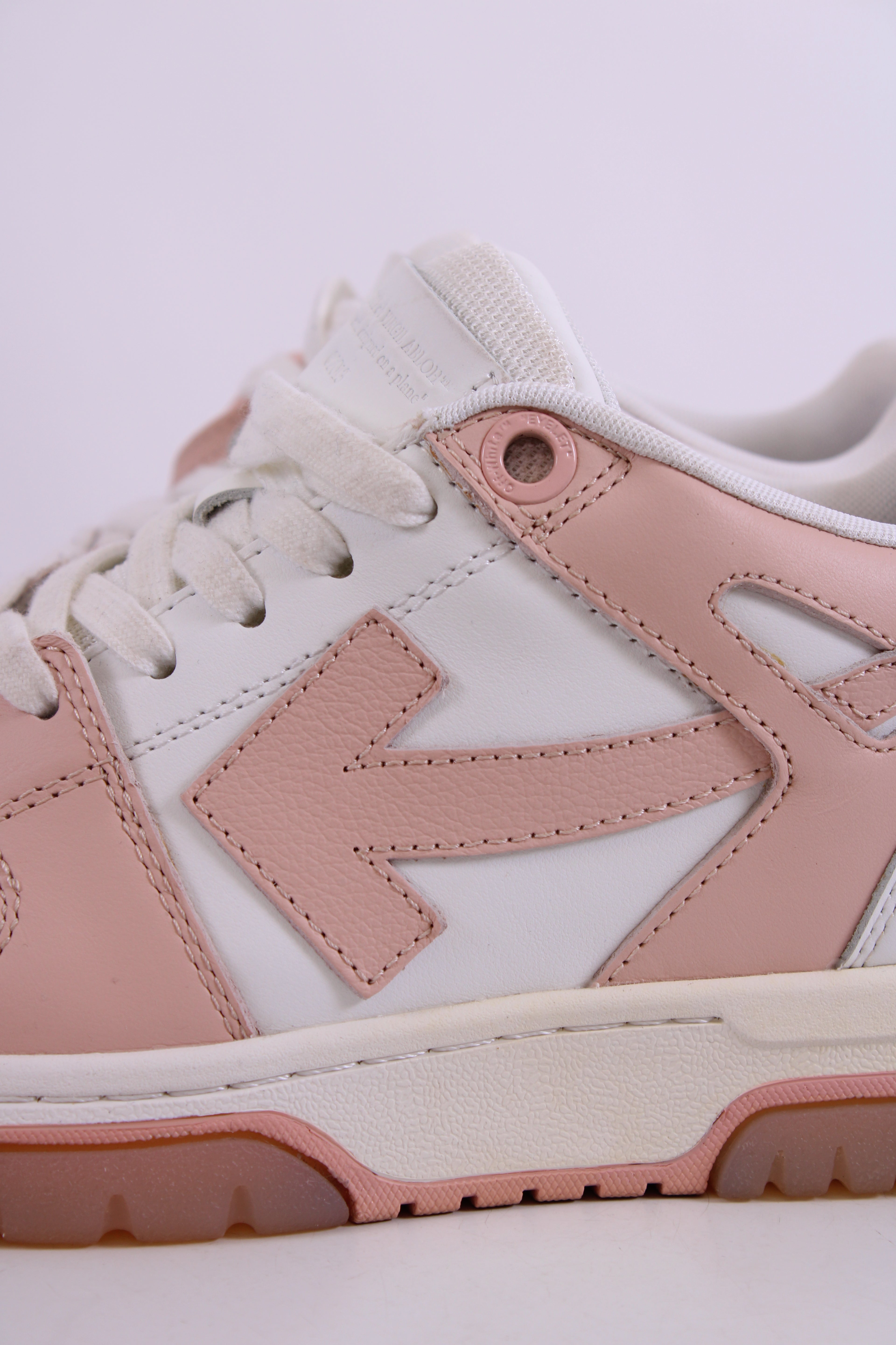 Off White Out Of Office Trainers White/ Peach 37