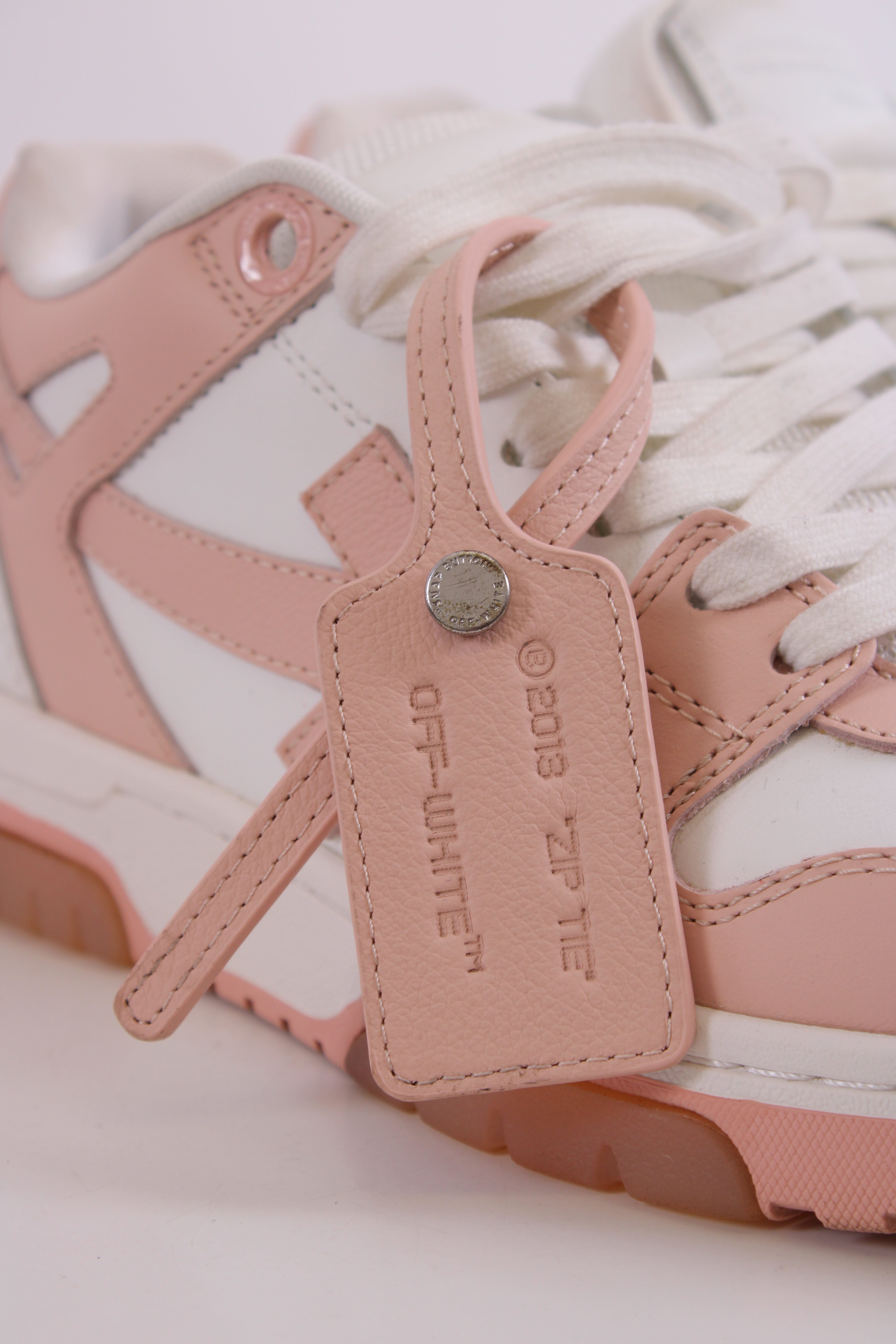 Off White Out Of Office Trainers White/ Peach 37