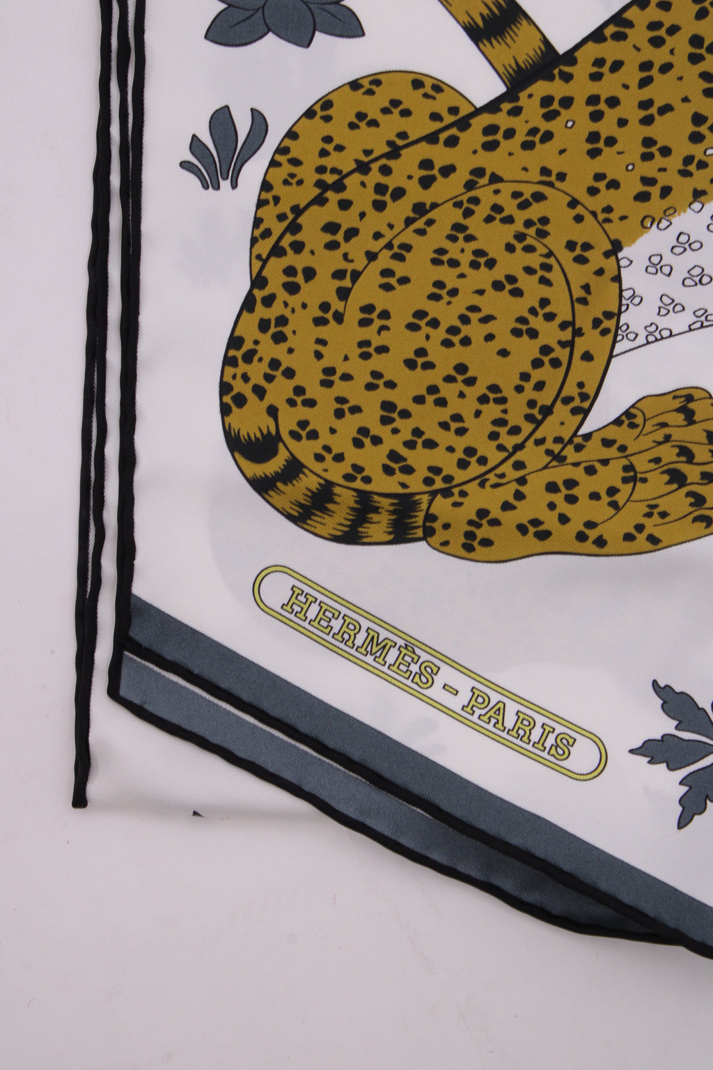 Hermes Les Leopards Maxi Twilly Scarf White/ Mustard