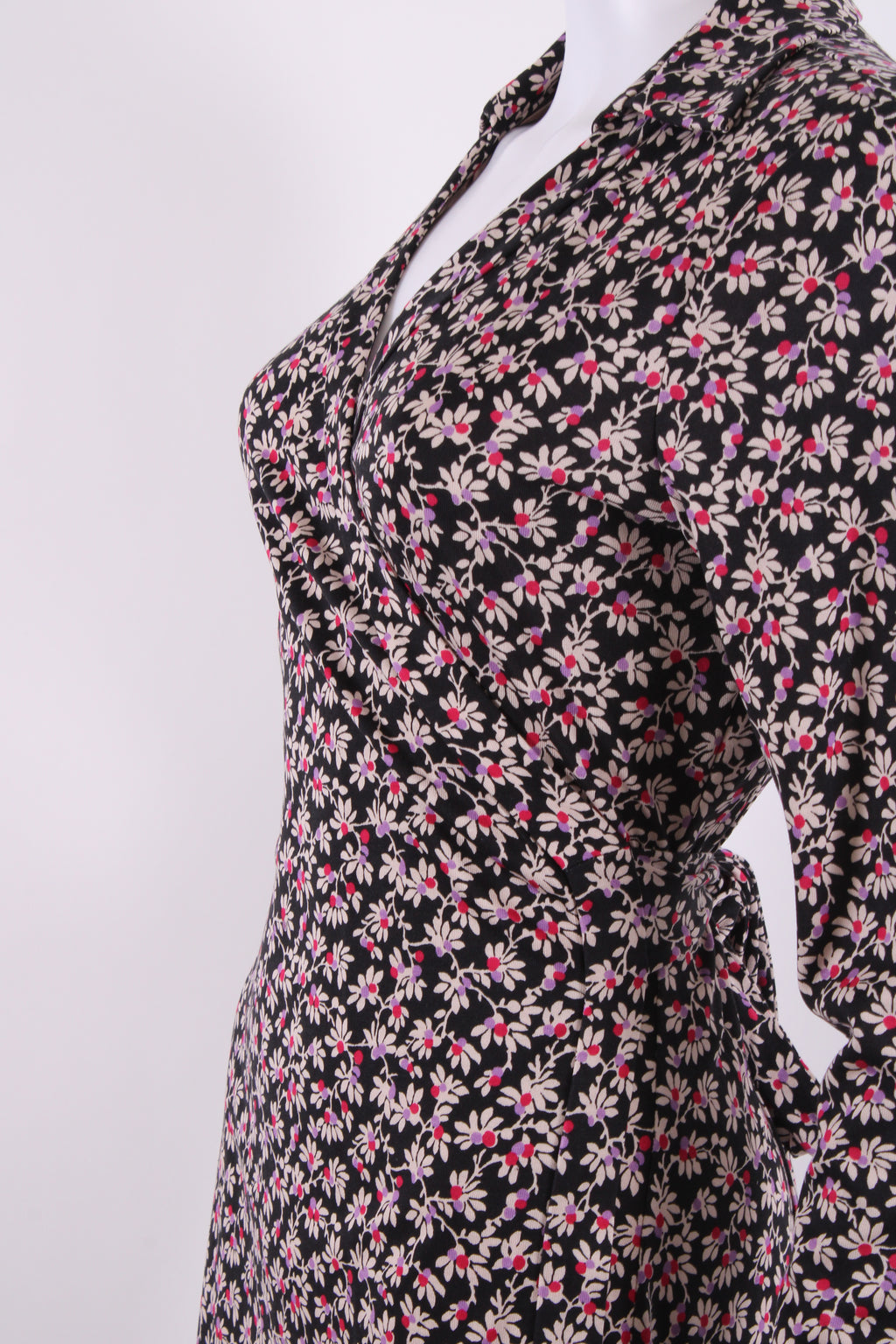 Diane Von Furstenberg L/S Floral Print Wrap Dress Black/ Purple 10