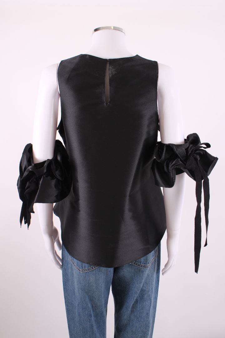 Sachin & Babi S/S Ruffle Shoulder Blouse Black M