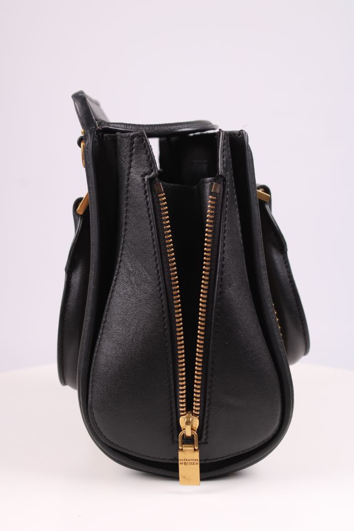 Alexander McQueen Heroine leather studded handbag Black/gold