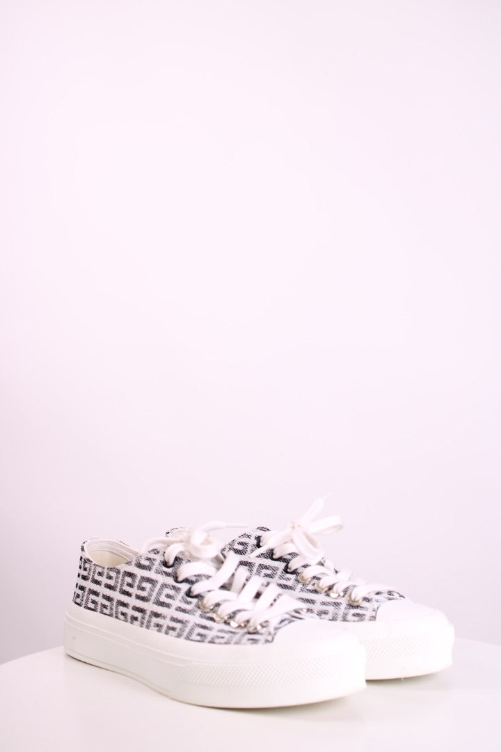 Givenchy Monogram City Low Top Trainers White/ Black 37.5